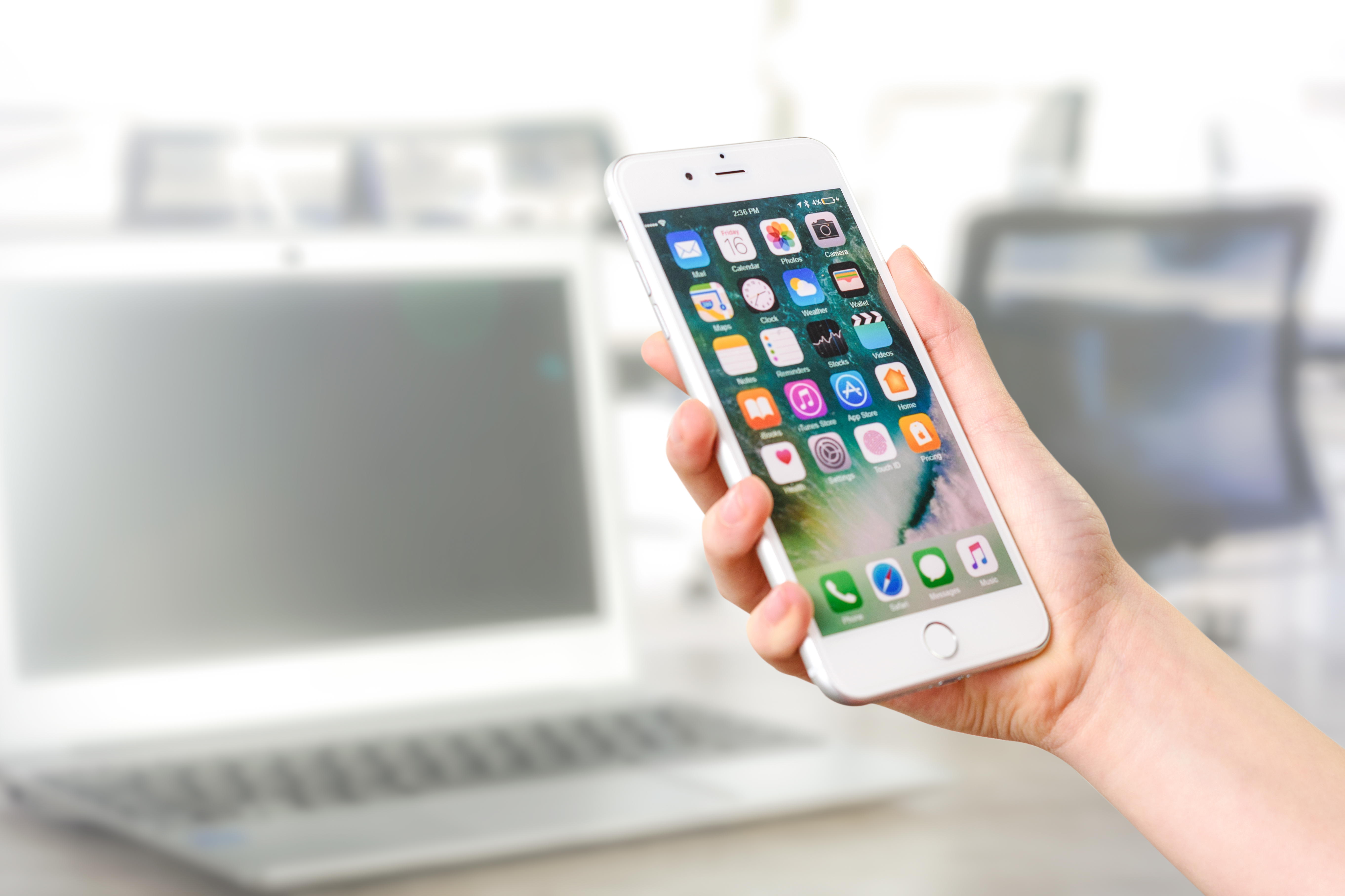  Модуль «Уведомления на мобильных устройствах» позволяет получать уведомления на мобильных устройствах под управлением iOS (iPhone, iPad) даже без подключения к серверу