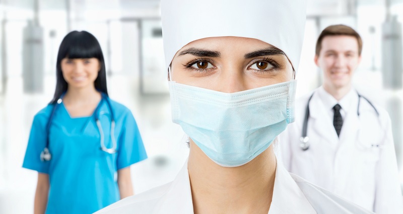 React to masked or unmasked people