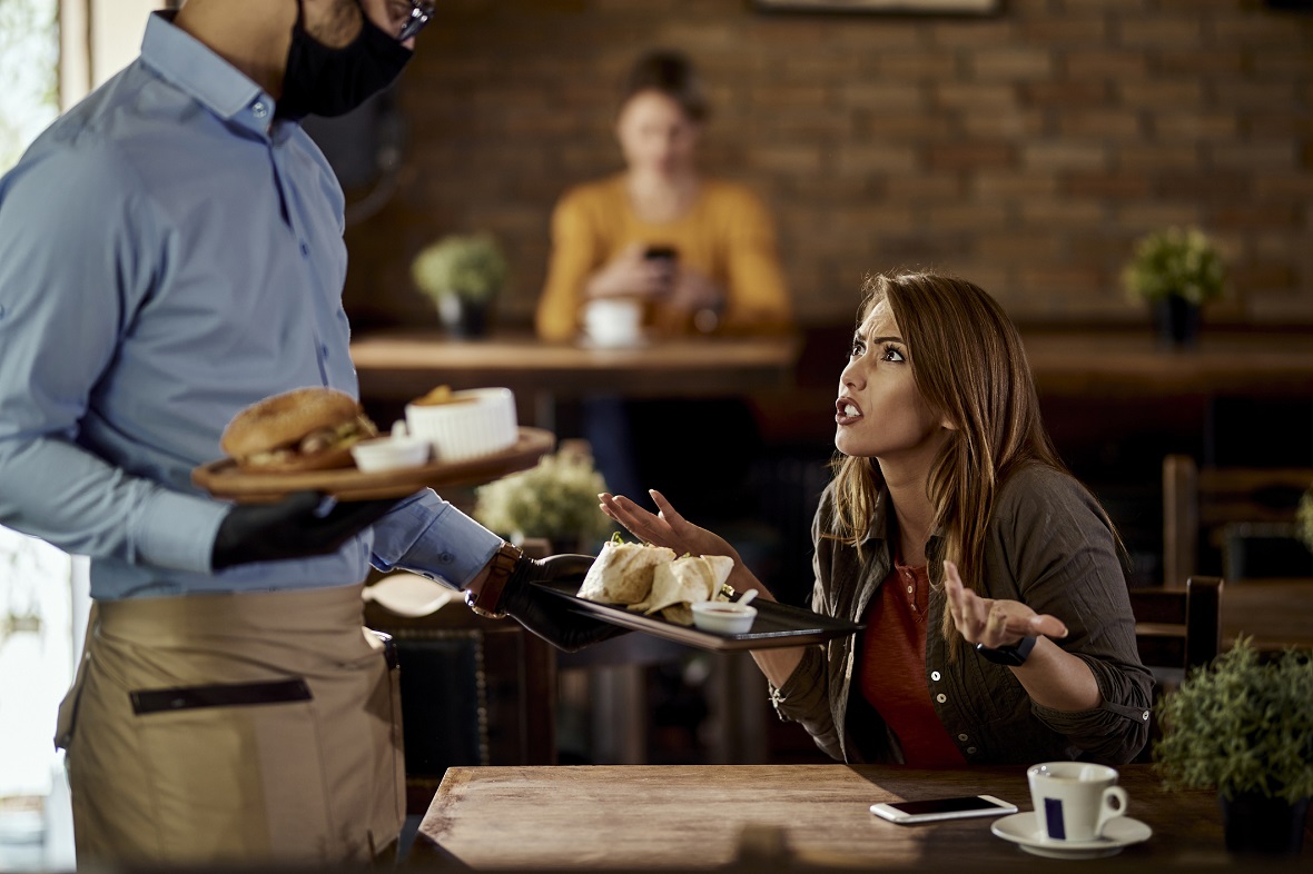 Friendly fraud in restaurants