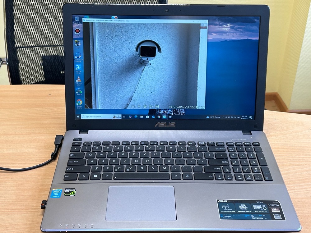 Laptop or monitor camera as a video surveillance camera