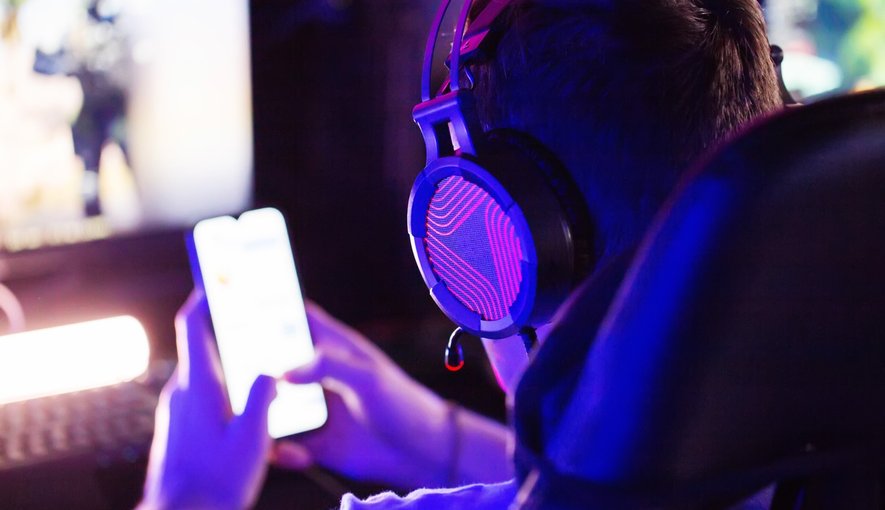 Anti-cheating cybersports video monitoring