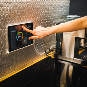 Evolution of video surveillance systems: from the first cameras to smart solutions