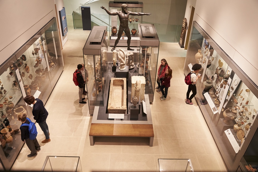 Museum security and marketing with Xeoma video surveillance software